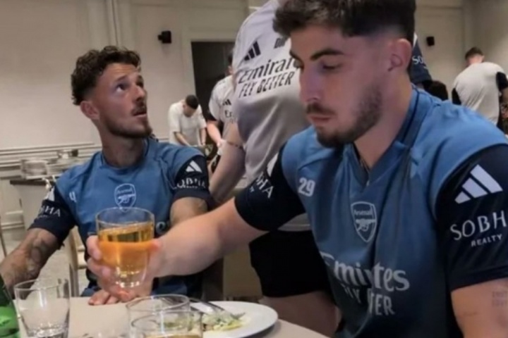 新赛季爆发？哈弗茨今夏增肌明显，球迷称赞：这不是大超吗