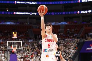 官方网站-一把尖刀杨舒予小组赛场均贡献11分 投篮命中率达54.2%