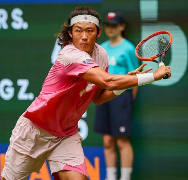 视频直播-张奔斗：张之臻上演神奇2比5，再入巡回赛4强！